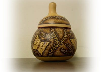 Butterfly vines gourd trinket box